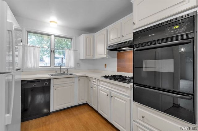 620 Meadowbrook Drive, North Tonawanda, NY 14120