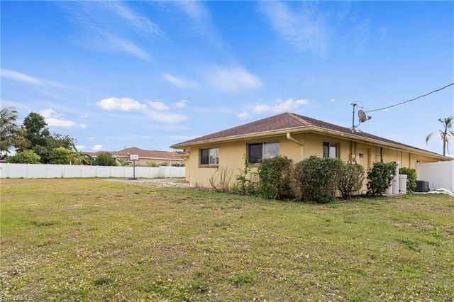 4504 6th ST W, Lehigh Acres, FL 33971