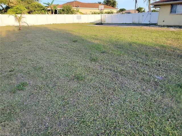 4504 6th ST W, Lehigh Acres, FL 33971