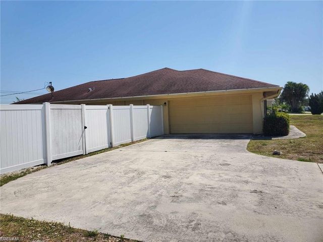 4504 6th ST W, Lehigh Acres, FL 33971