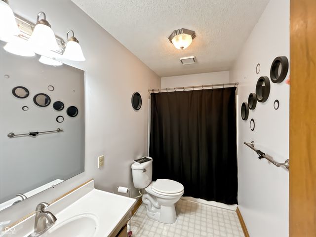 1675 Lincoln Hill Road, Martinsville, IN 46151