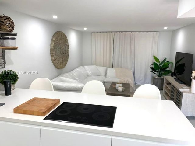 20201 NE 29th Ct D109, Aventura, FL 33180