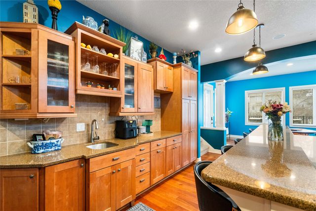 9136 Wooded Point Drive, Johnston, IA 50131