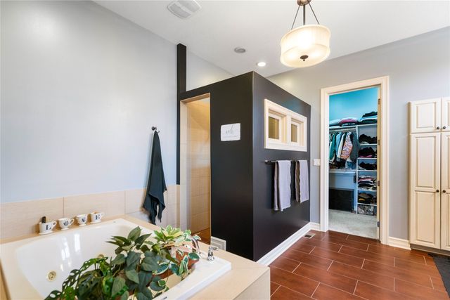 9136 Wooded Point Drive, Johnston, IA 50131