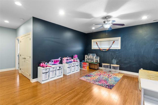 9136 Wooded Point Drive, Johnston, IA 50131