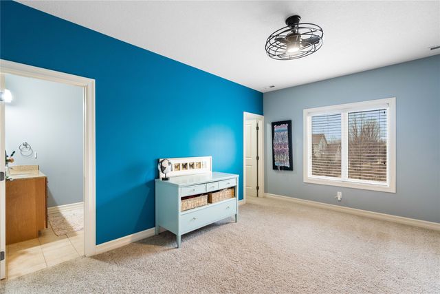 9136 Wooded Point Drive, Johnston, IA 50131