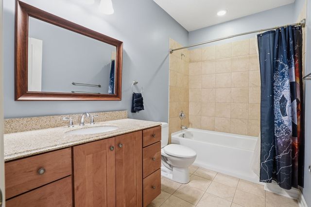 9136 Wooded Point Drive, Johnston, IA 50131