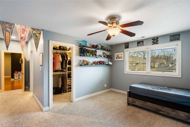 9136 Wooded Point Drive, Johnston, IA 50131