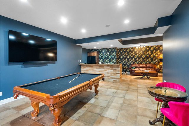 9136 Wooded Point Drive, Johnston, IA 50131