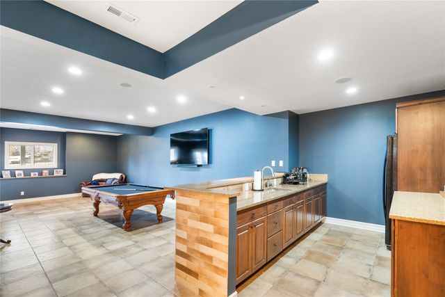 9136 Wooded Point Drive, Johnston, IA 50131