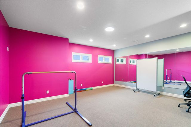 9136 Wooded Point Drive, Johnston, IA 50131