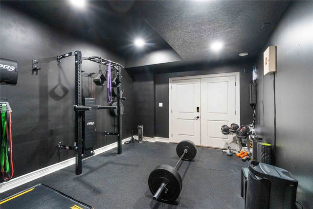 9136 Wooded Point Drive, Johnston, IA 50131