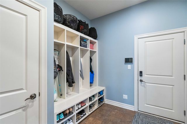 9136 Wooded Point Drive, Johnston, IA 50131