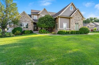 9136 Wooded Point Drive, Johnston, IA 50131