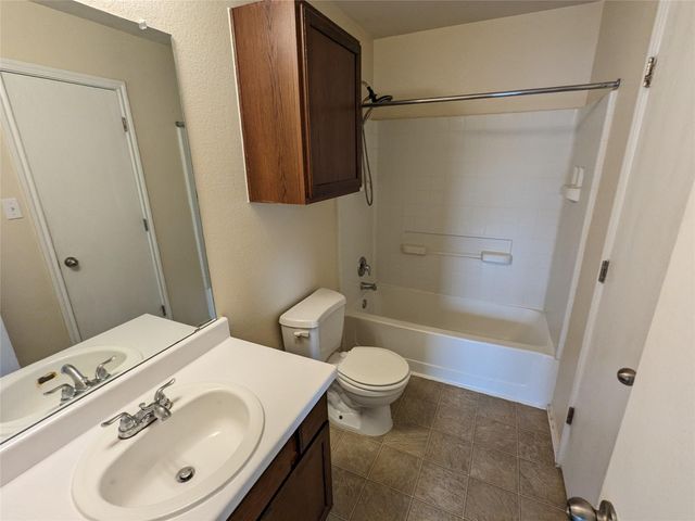 220 Quarter Ave, Buda, TX 78610