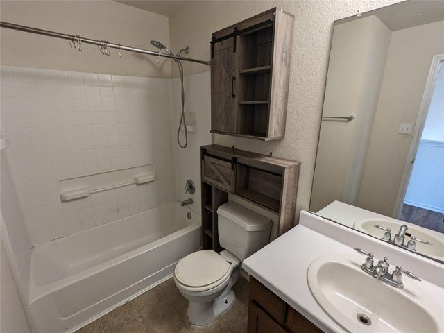 220 Quarter Ave, Buda, TX 78610