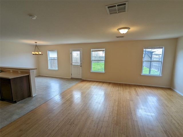 220 Quarter Ave, Buda, TX 78610