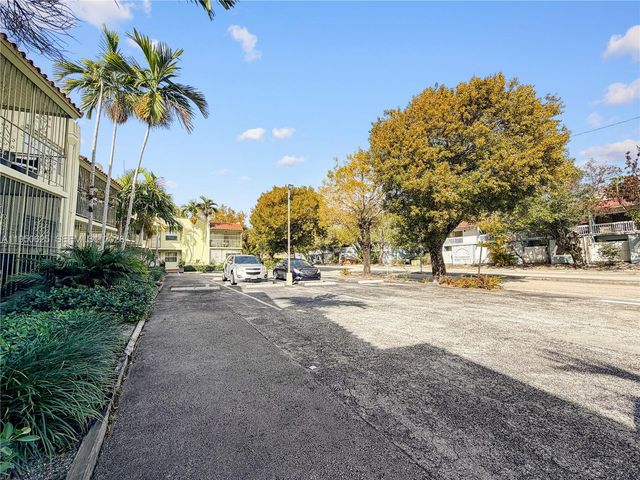 520 NE 38th St 9, Miami, FL 33137