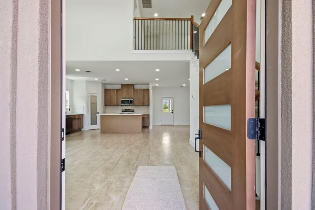 17307 Crows Nest Way, Crosby, TX 77532