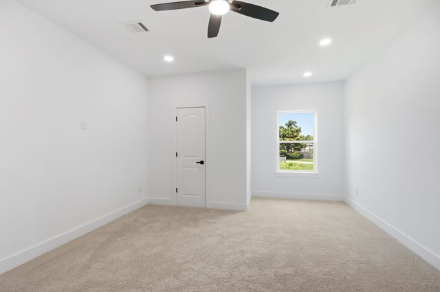 17307 Crows Nest Way, Crosby, TX 77532