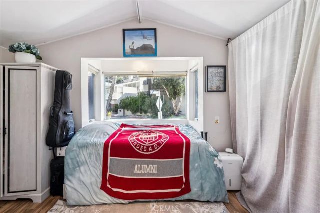 2041 N Beverly Glen Boulevard, Los Angeles, CA 90077