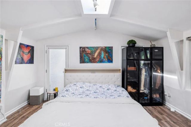 2041 N Beverly Glen Boulevard, Los Angeles, CA 90077