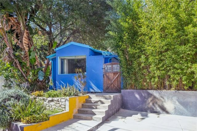 2041 N Beverly Glen Boulevard, Los Angeles, CA 90077