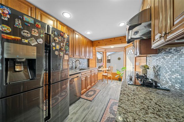 46 Creighton Avenue, Lake Ronkonkoma, NY 11779