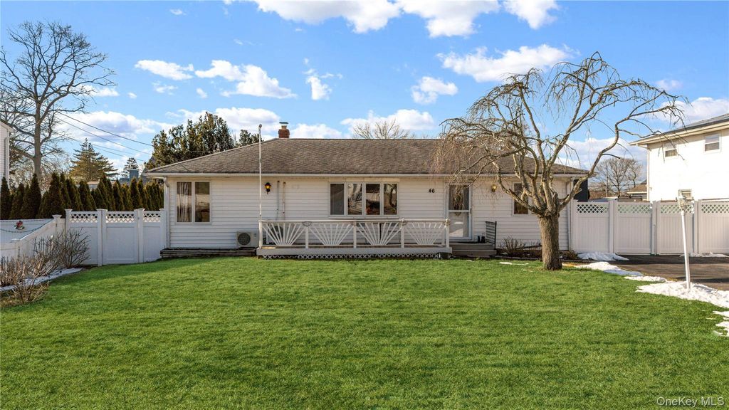46 Creighton Avenue, Lake Ronkonkoma, NY 11779