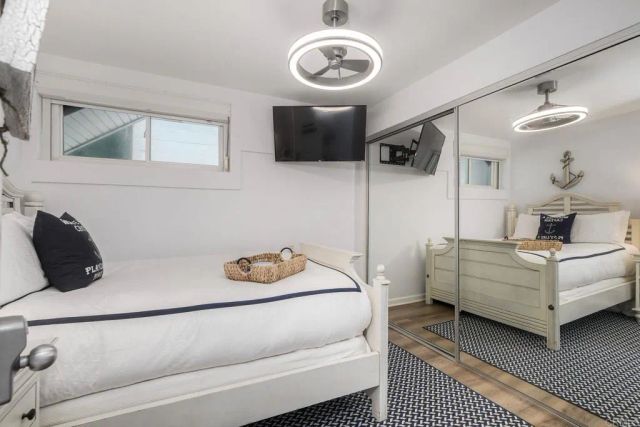 1409 S Pacific Street, Oceanside, CA 92054