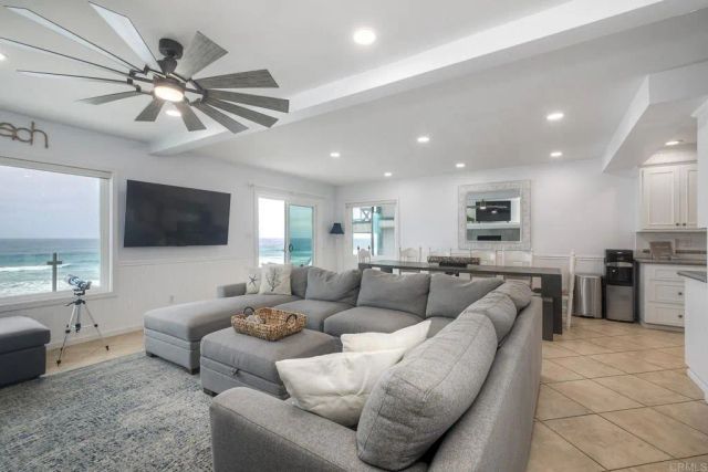 1409 S Pacific Street, Oceanside, CA 92054