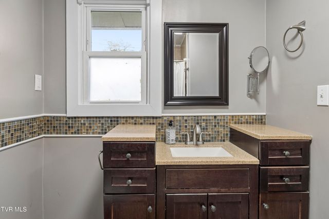 3648 Crest Road, Kingsport, TN 37664