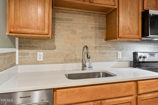 3648 Crest Road, Kingsport, TN 37664