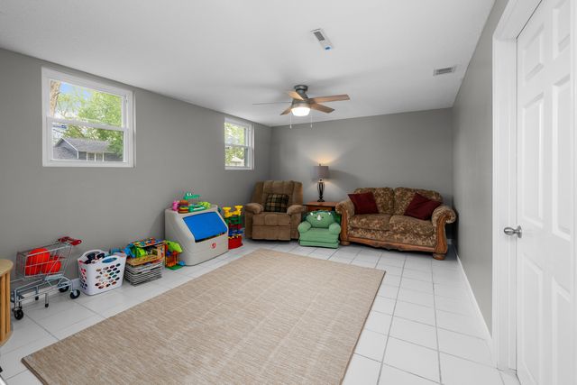 3409 W Garfield Street, Davenport, IA 52804