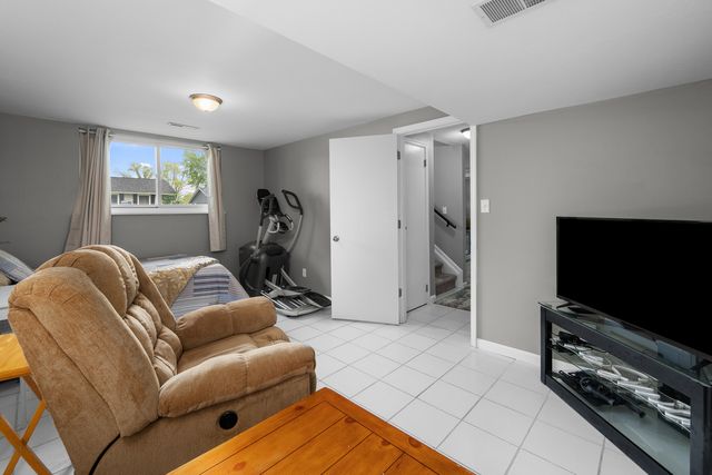 3409 W Garfield Street, Davenport, IA 52804