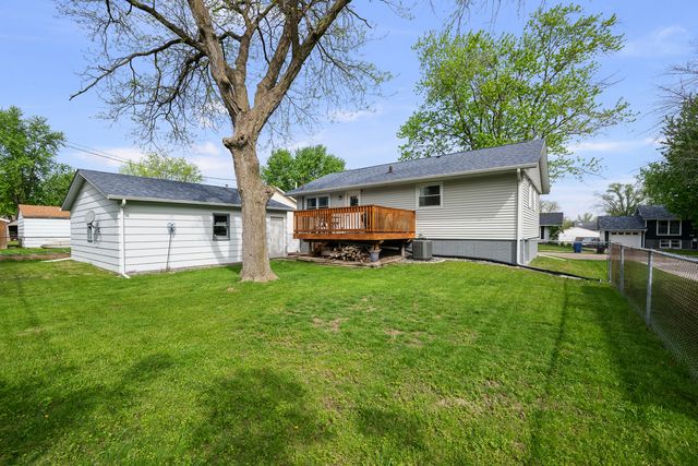 3409 W Garfield Street, Davenport, IA 52804