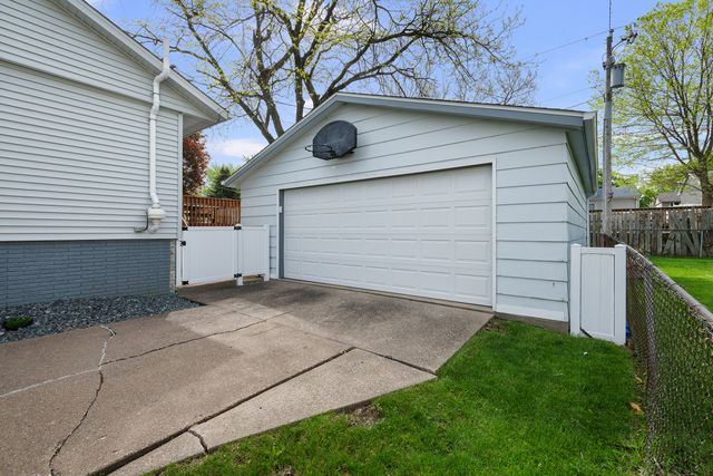 3409 W Garfield Street, Davenport, IA 52804