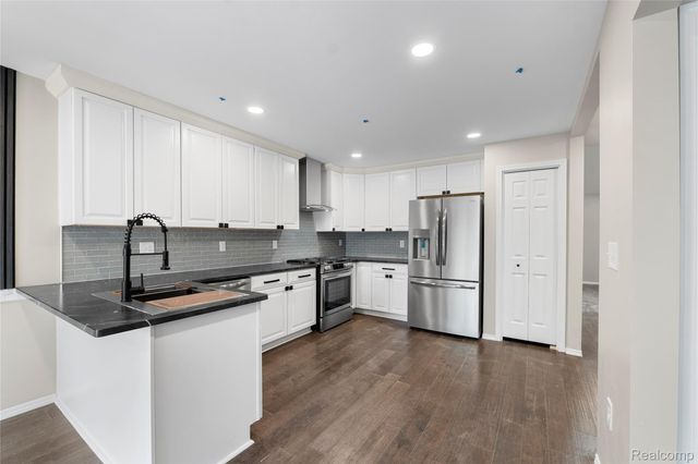 24790 Ashley Court, Redford Charter Township, MI 48239