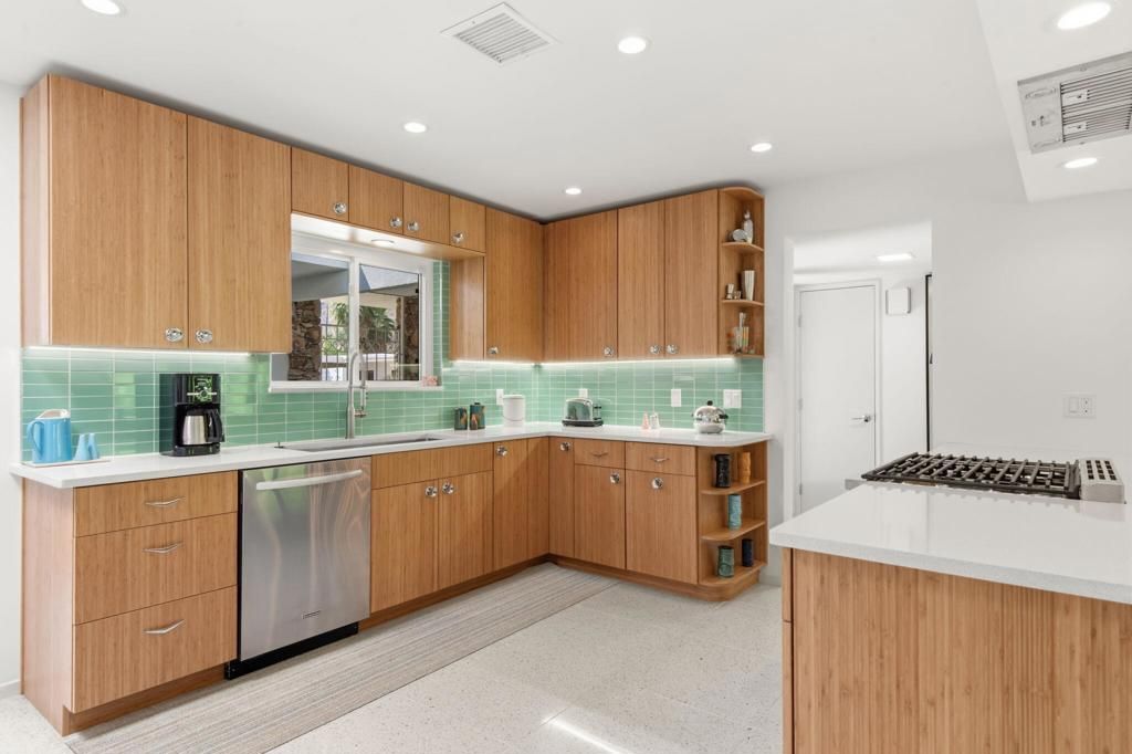 Image 15 of property listing at 1453 Plato Circle, Palm Springs, CA 92264