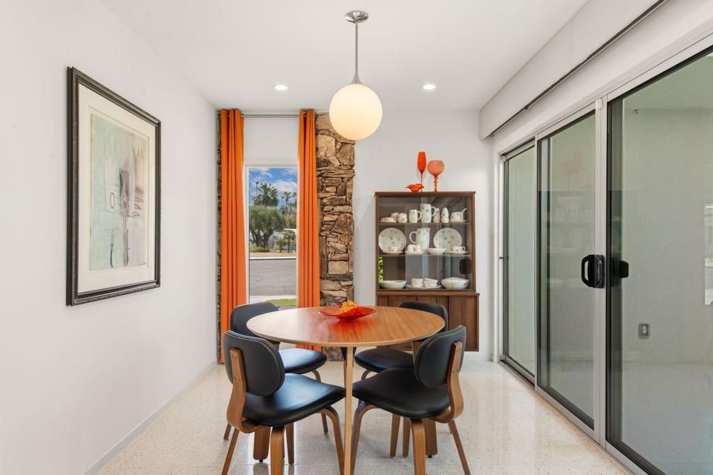 Image 19 of property listing at 1453 Plato Circle, Palm Springs, CA 92264