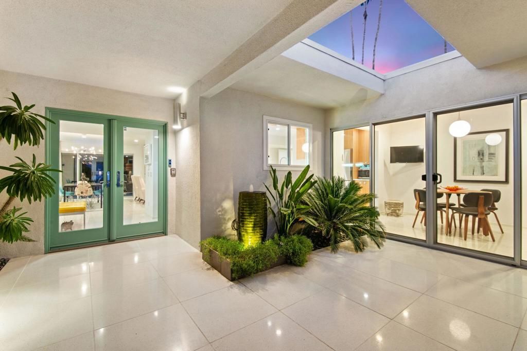 Image 5 of property listing at 1453 Plato Circle, Palm Springs, CA 92264
