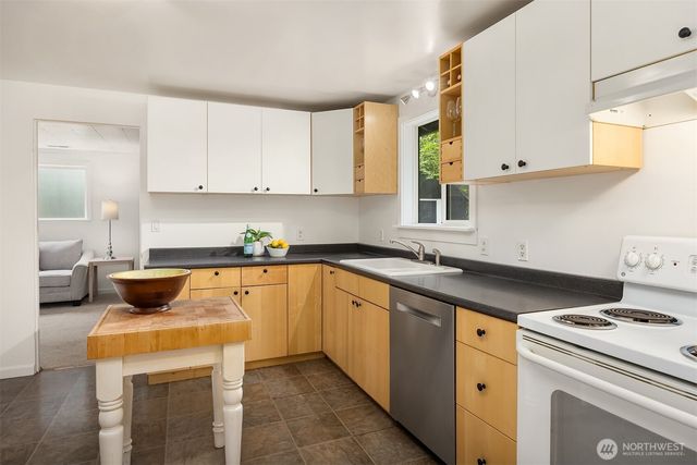 4646 S 166th Street, Seatac, WA 98188
