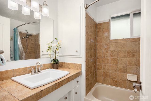 4646 S 166th Street, Seatac, WA 98188