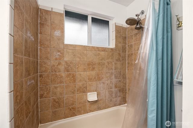 4646 S 166th Street, Seatac, WA 98188