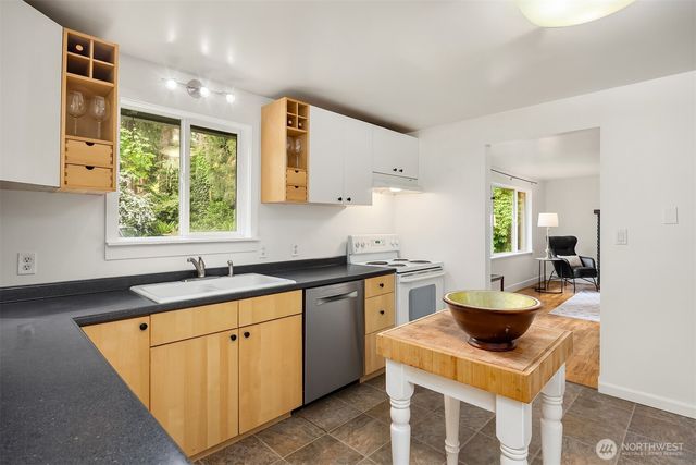 4646 S 166th Street, Seatac, WA 98188