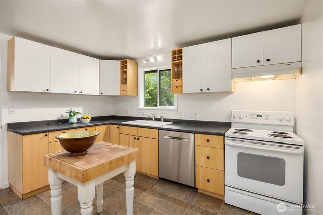 4646 S 166th Street, Seatac, WA 98188
