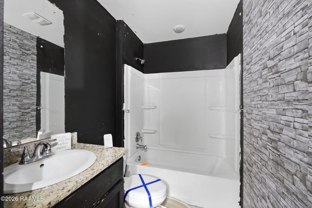 204 Marathon Drive, Lafayette, LA 70501