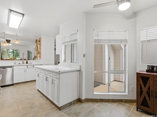 94-752 Lumiauau Street Z2, Waipahu, HI 96797