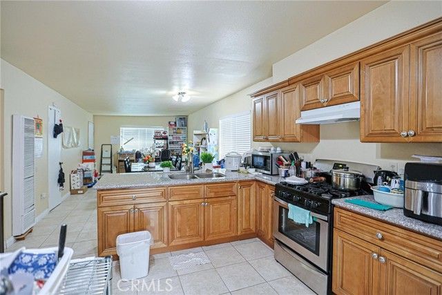 13711 Magnolia, Garden Grove, CA 92844