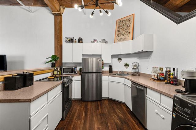 308 W 8th Street 303, Kansas City, MO 64105